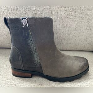 Sorel Gray Leather Suede Ankle Boot with Side Zip